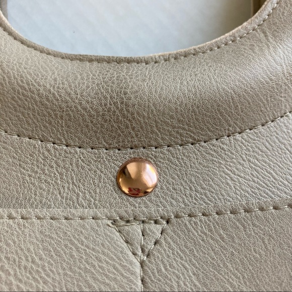 🆕 Ulta Beauty Faux Leather Tote - Picture 4 of 13